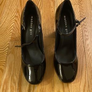Cute never worn Madden girl Mary Janes!